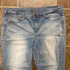 Maurice’s Jeans Light Blue Faded Size 16 Regular